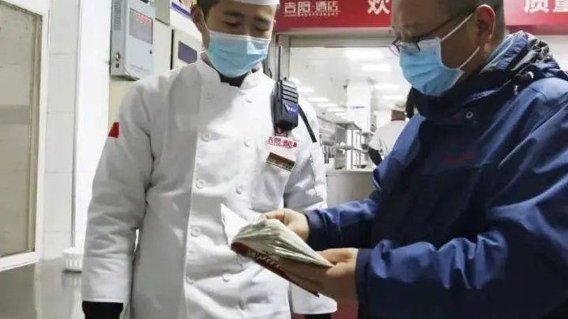 面包口感松软的秘密：面粉的选择与处理技巧**